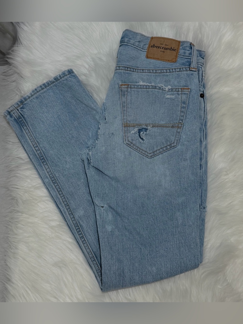 ✨ Abercrombie kids Distressed Slim Straight Light Blue Jeans Boys Size 16